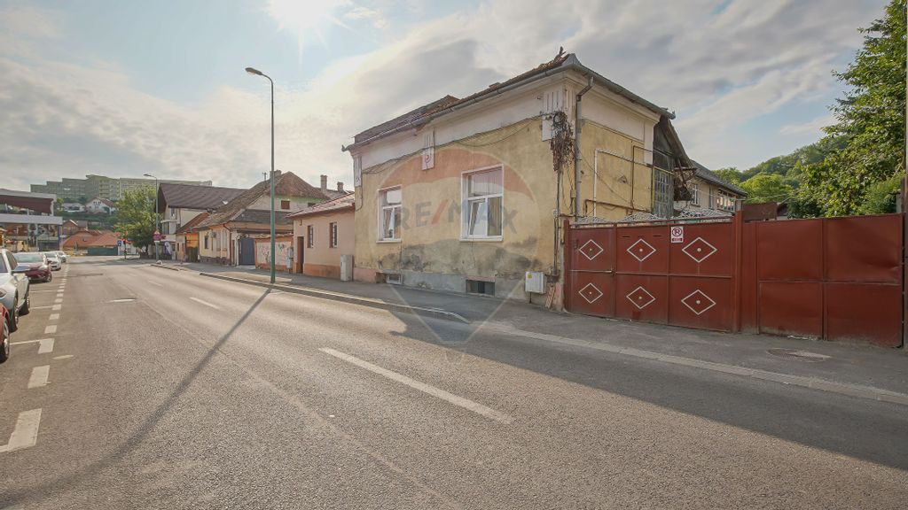 Apartament 3 camere în casă de vânzare în zona Brașo...