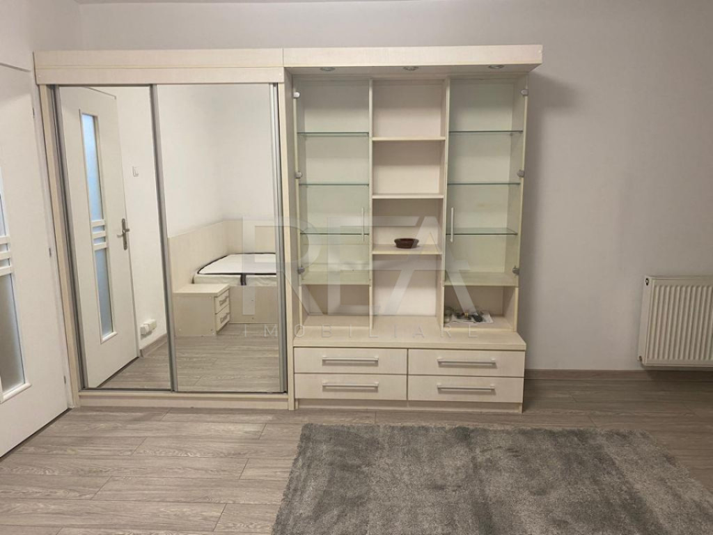 Garsonieră - Iancului - decomandat - 1982 - metrou