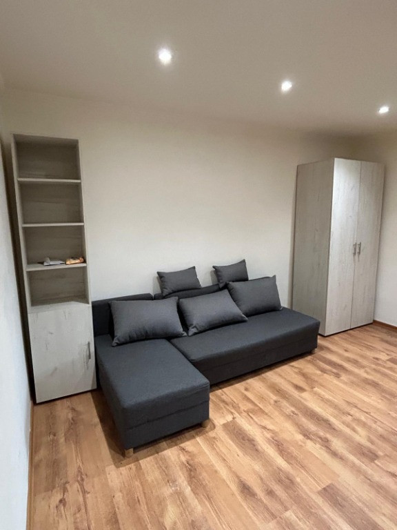 Garsonieră de închiriat în Tătărași – zona Flora, etaj 1