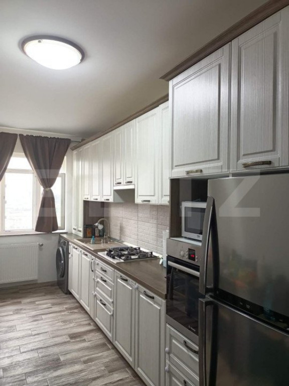 Apartament 3 camere, parcare, panorama superba, zona Burduje