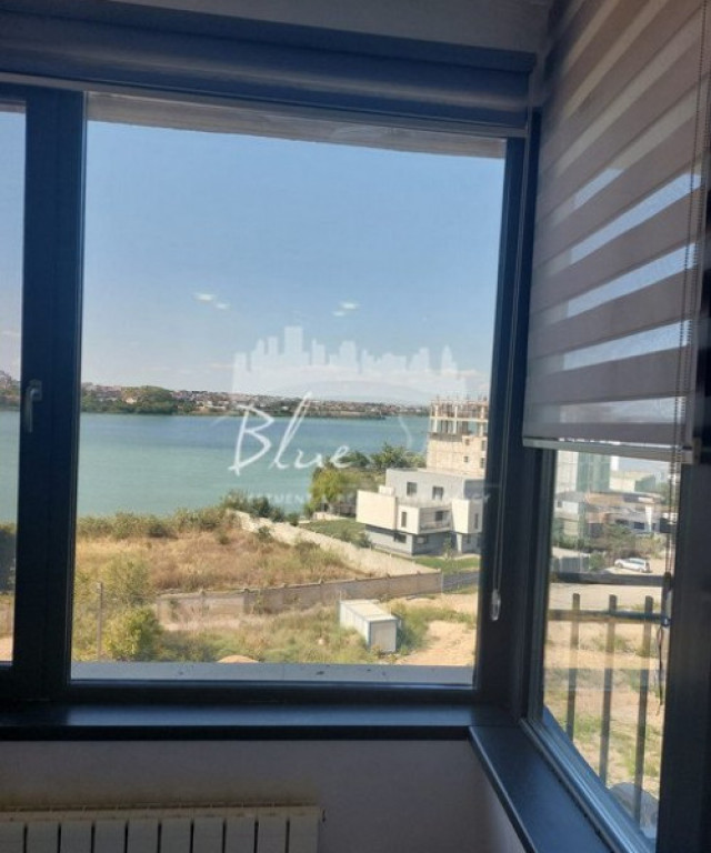 Garsoniera moderna cu vedere la lac- 3 min de Campusul Unive