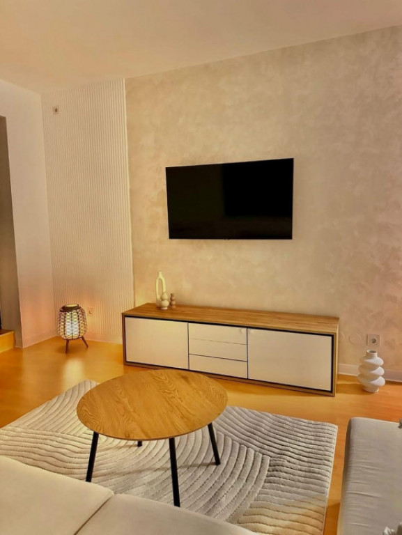 Apartament 3 camere 70 MP, et 1, LACUL NOUA