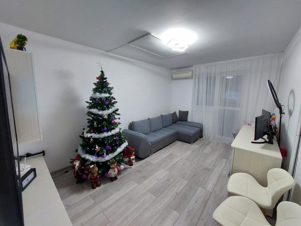 Apartament cu 3 camere ASTRA decomandat,118000 Euro