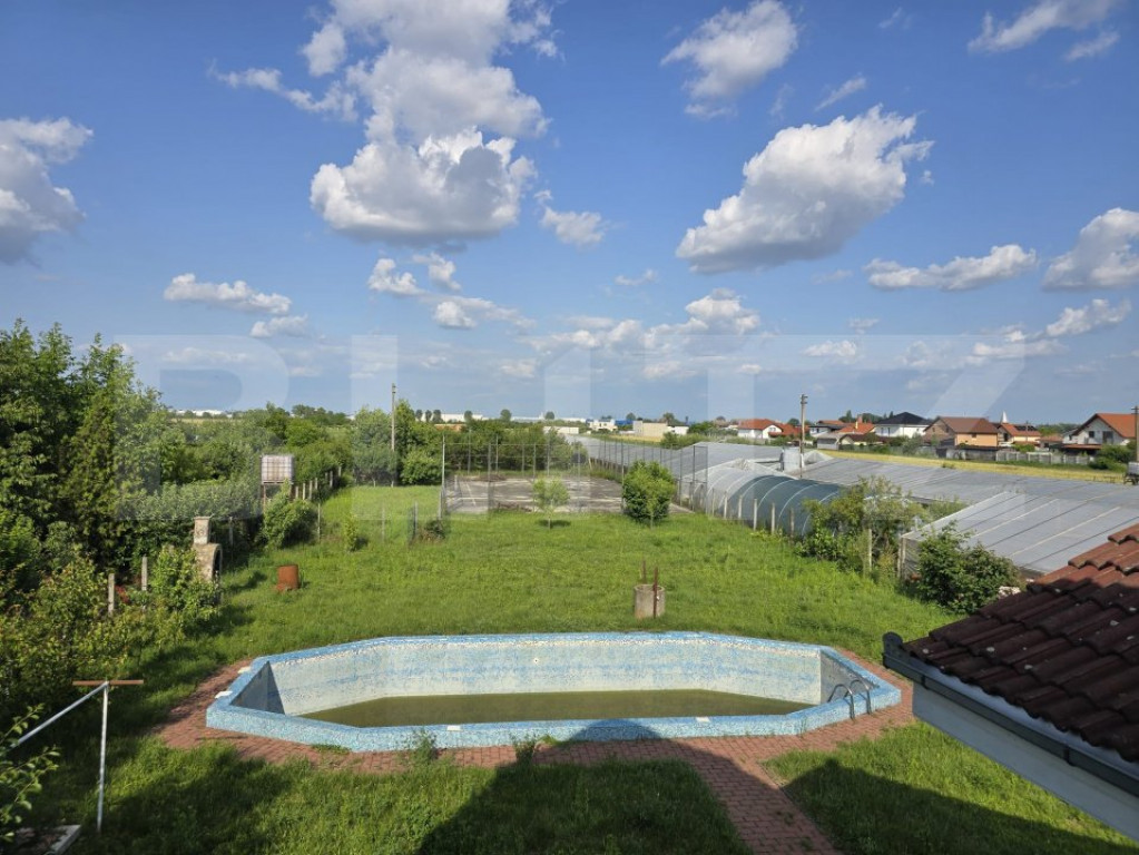 Casa cu piscina ,7 camere, 447 mp - teren 1535mp, Vetis