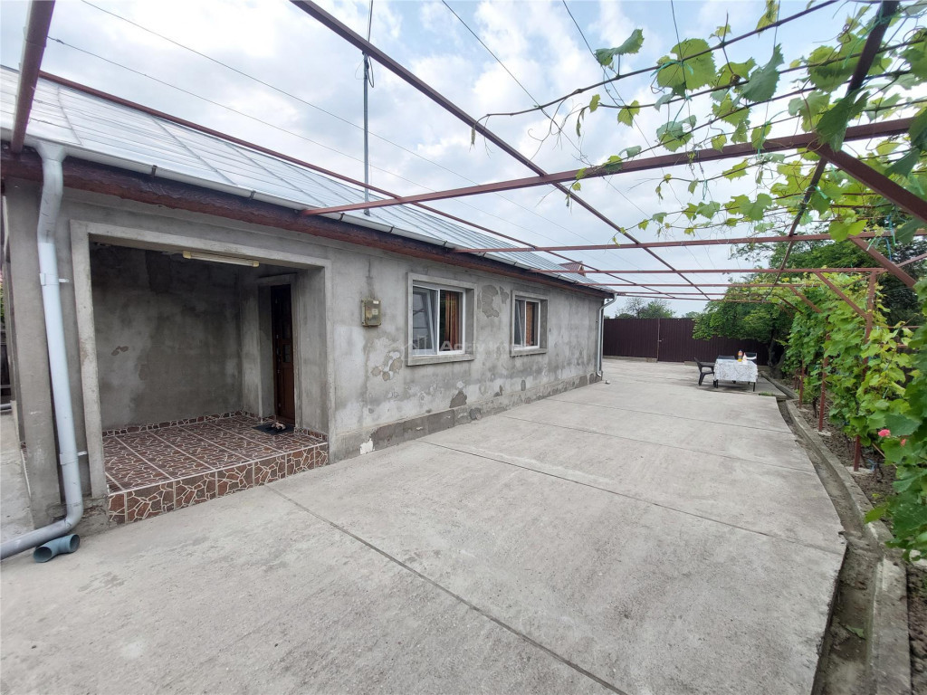 Casa tip Parter, constructie 2006, teren 525 mp, Ulmeni