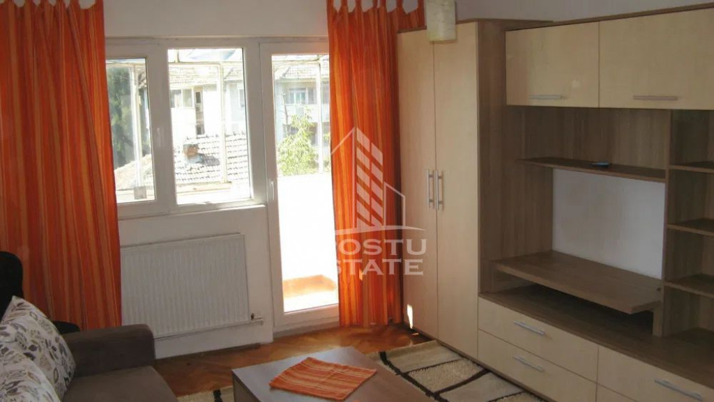 Apartament spatios cu o camera, decomandat, et. intermedi...