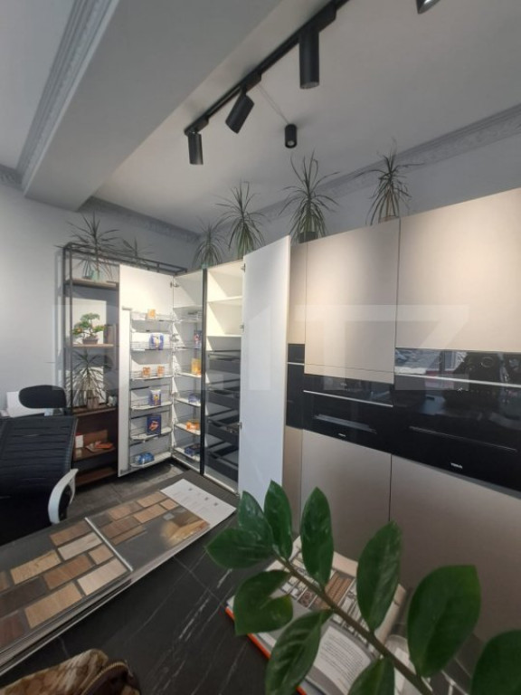 Spatiu comercial, Tractoru, pozitie excelenta!