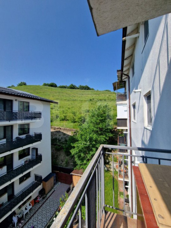 Apartament cu 2 camere, 52mp, intermediar, balcon, zona Stej
