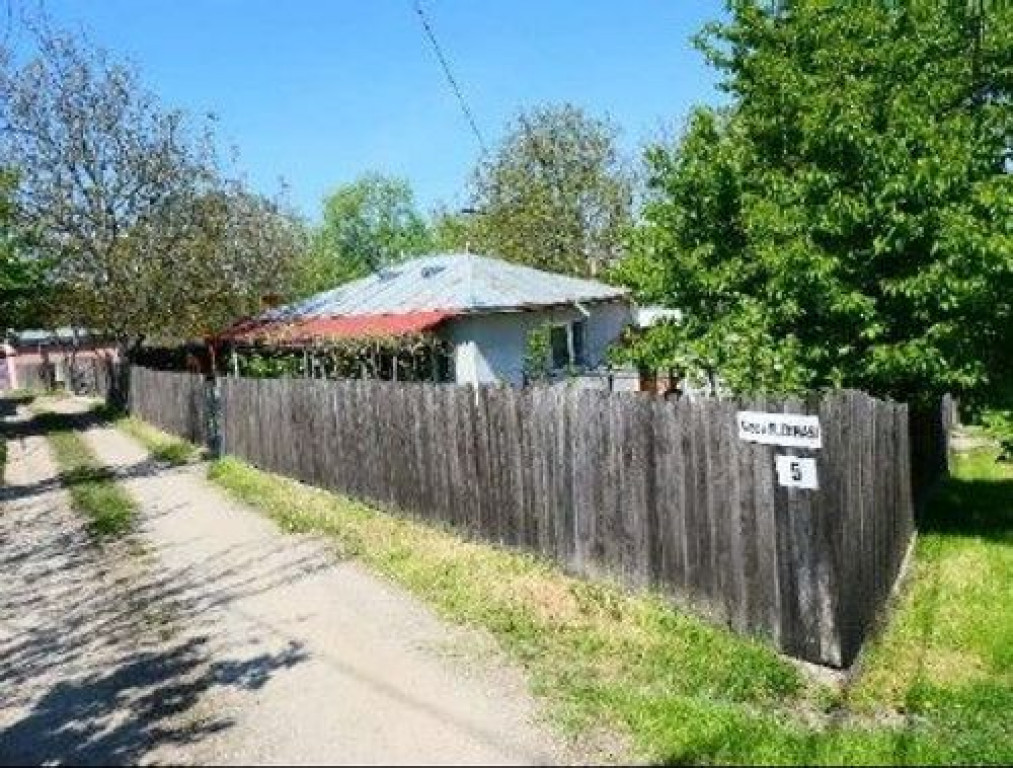 Casa si teren cota parte 1/5, Botosani, ID: R2575843