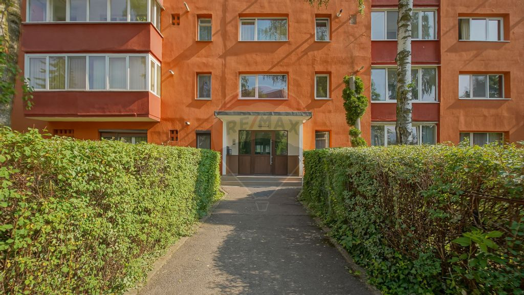 Garsoniera luminoasa,decomandata, bloc de apartamente, st...