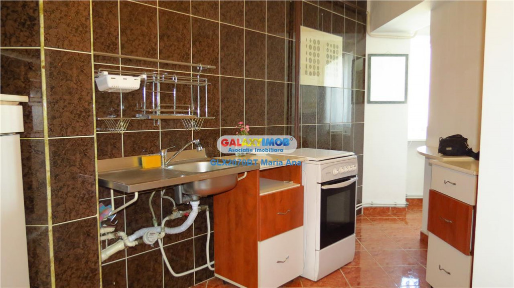 Garsoniera etaj 3, Calea Nationala!