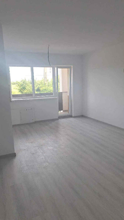 Garsoniera decomandat - zona Sanpetru