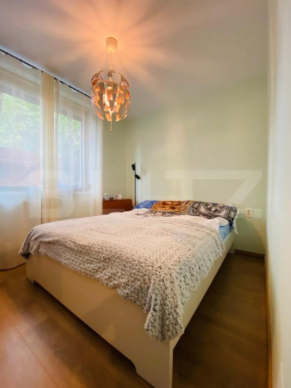 Apartament 2 camere, 120 mp gradina, parcare, zona Piata 14