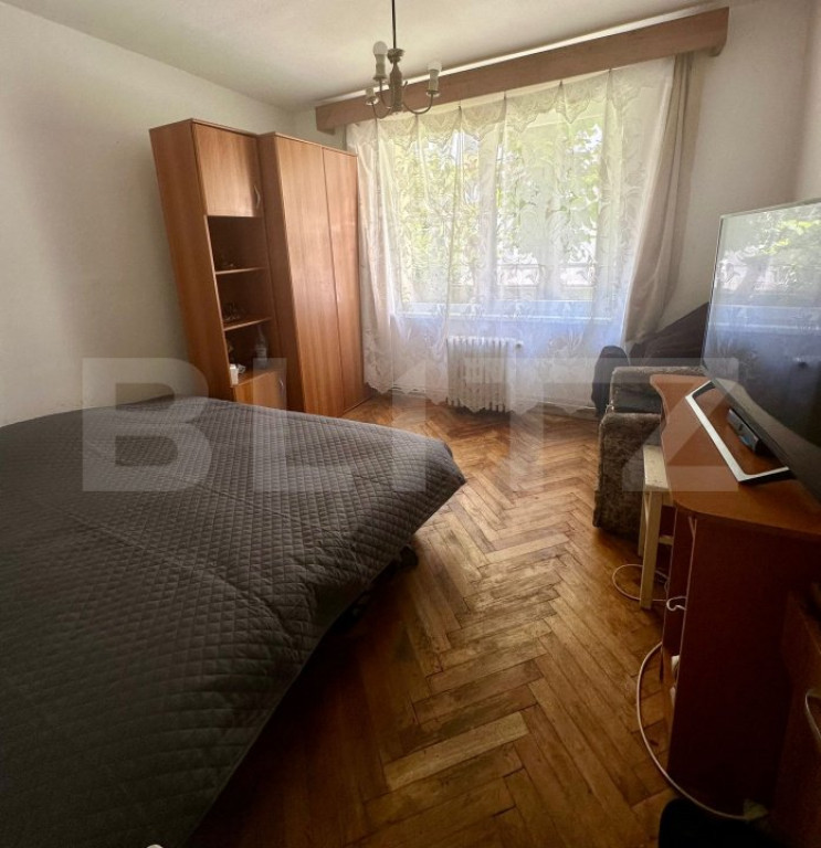 Apartament de vanzare, cu 3 camere, zona Tudor