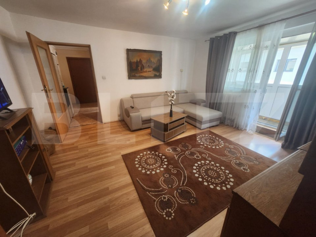 Apartament cu doua camere, decomandat, 59 mp utili, zona Car
