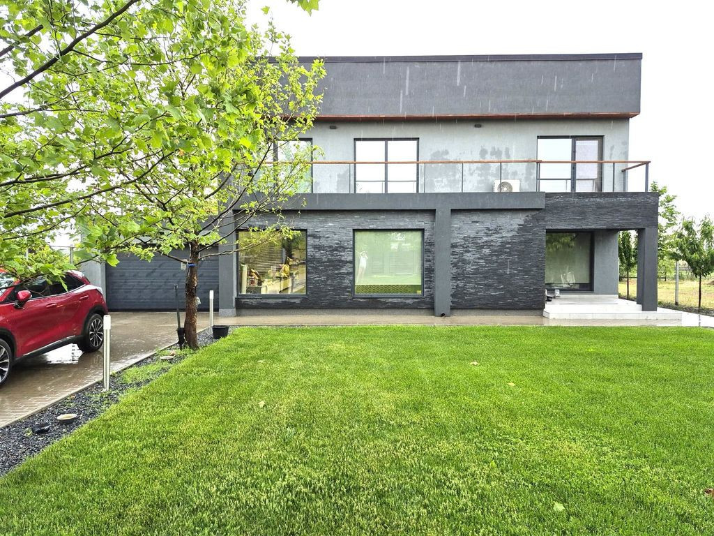 Casă modernă în Odaia Manolache, Comuna Vanatori – 1...