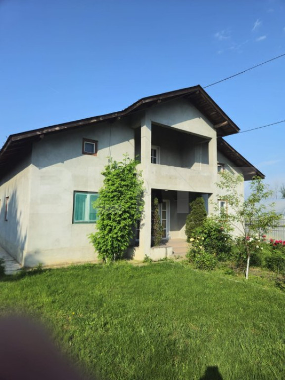 Casă de vanzare, cu 3 camere, 100 mp, zona Rancaciov