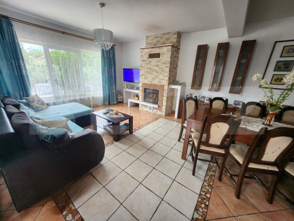 Casa individuala cu 5 camere,200 mp utili,zona centrala Aiud