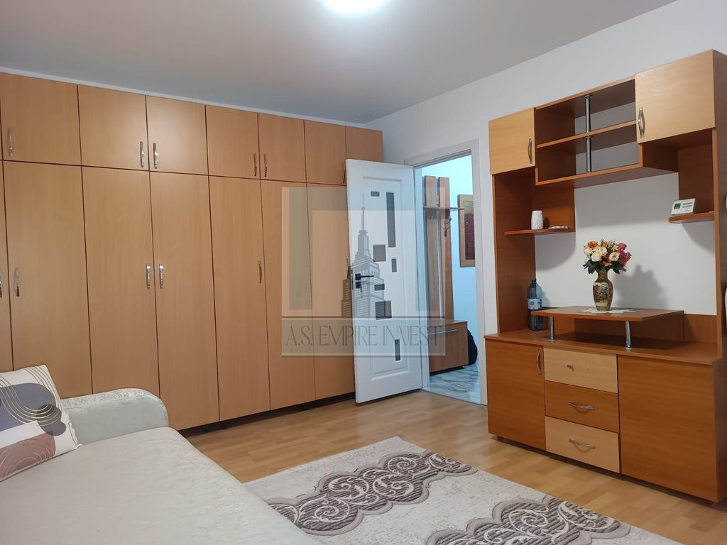 Garsoniera mobilata/utilata , etj. 1/4 - zona Astra