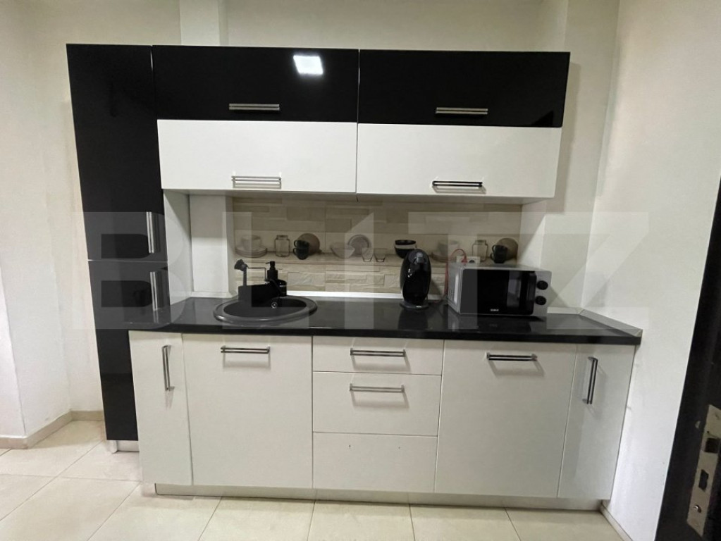 Apartament de vanzare, cu 3 camere, 56 mp, zona CFR