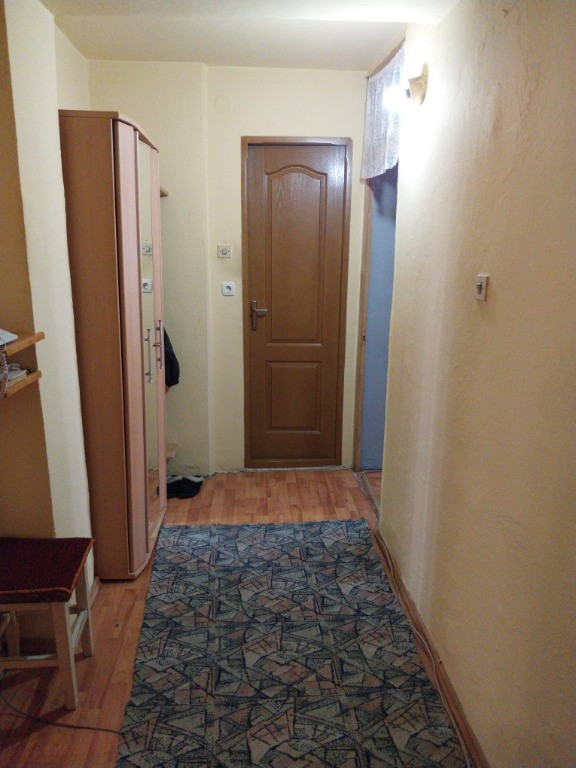 Apartament 3 camere, zona C. R. Vivu