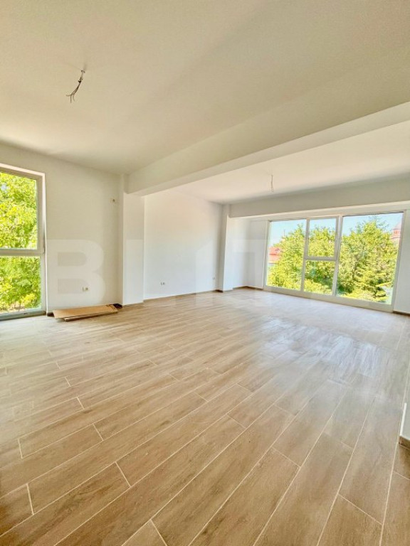 Apartament de vanzare, cu 2 camere, 78,4 mp total, zona Ceta