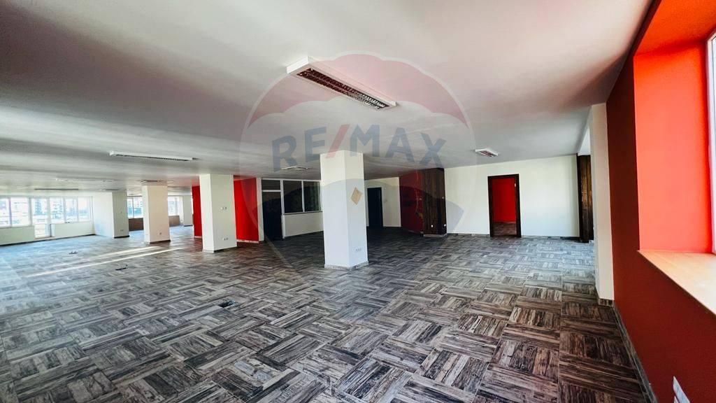 Spațiu generos de închiriat pe strada Transilvaniei