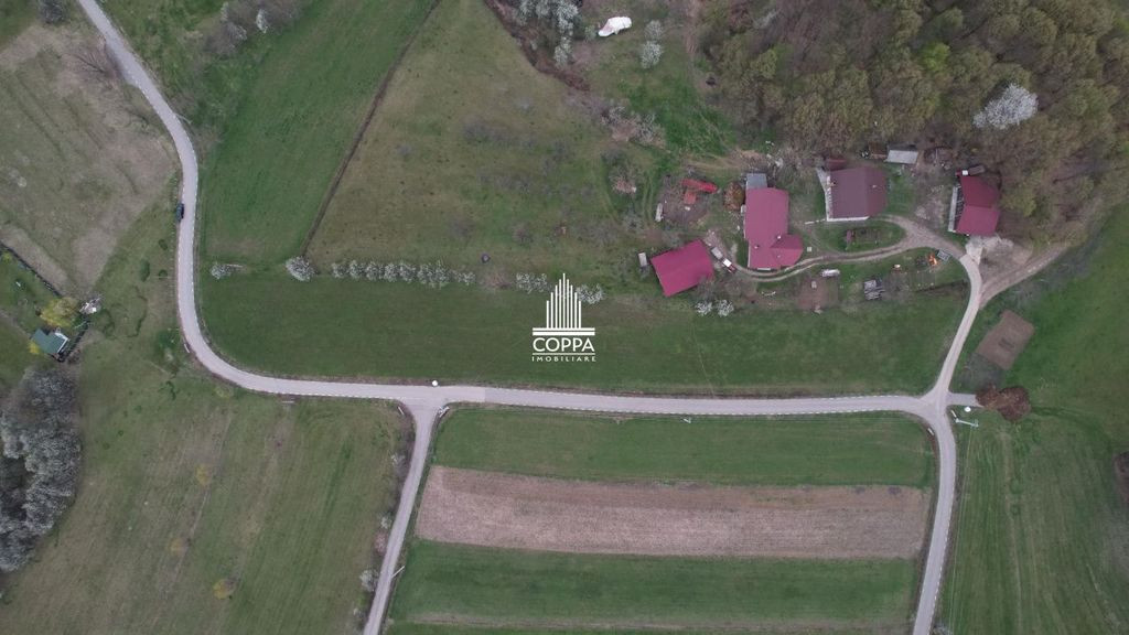 Teren INTRAVILAN PARCELABIL Curtuiușu Mic 20 km Baia Mar...