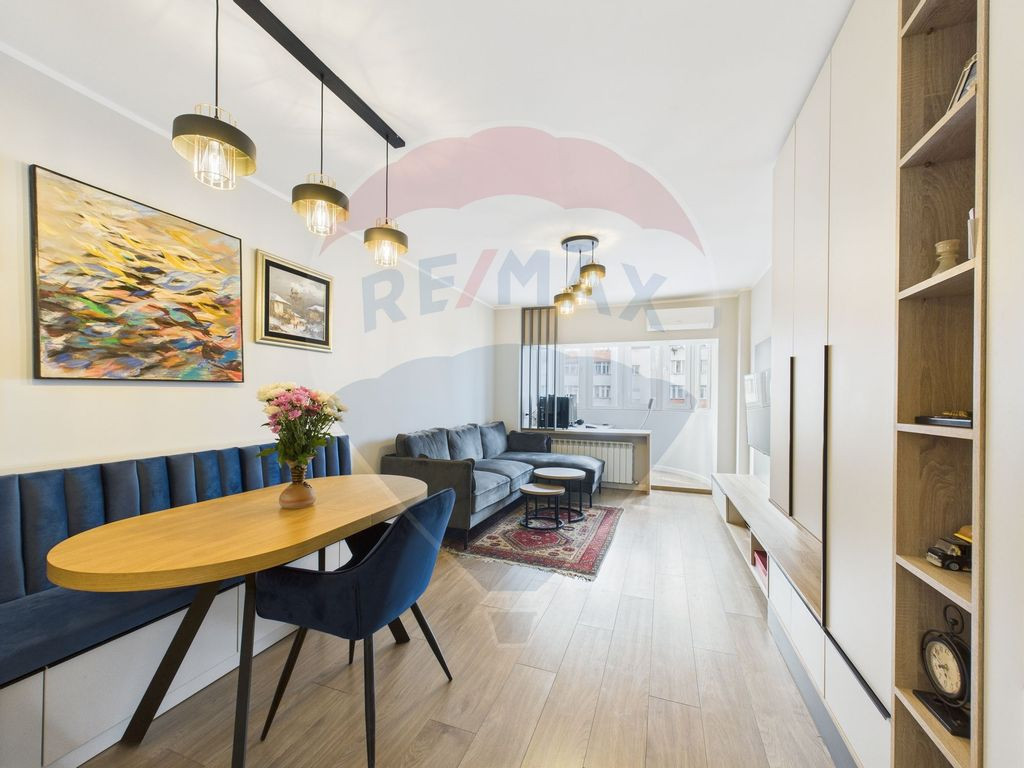 Apartament de vanzare 4 camere Ion Mihalache - Turda - Av...