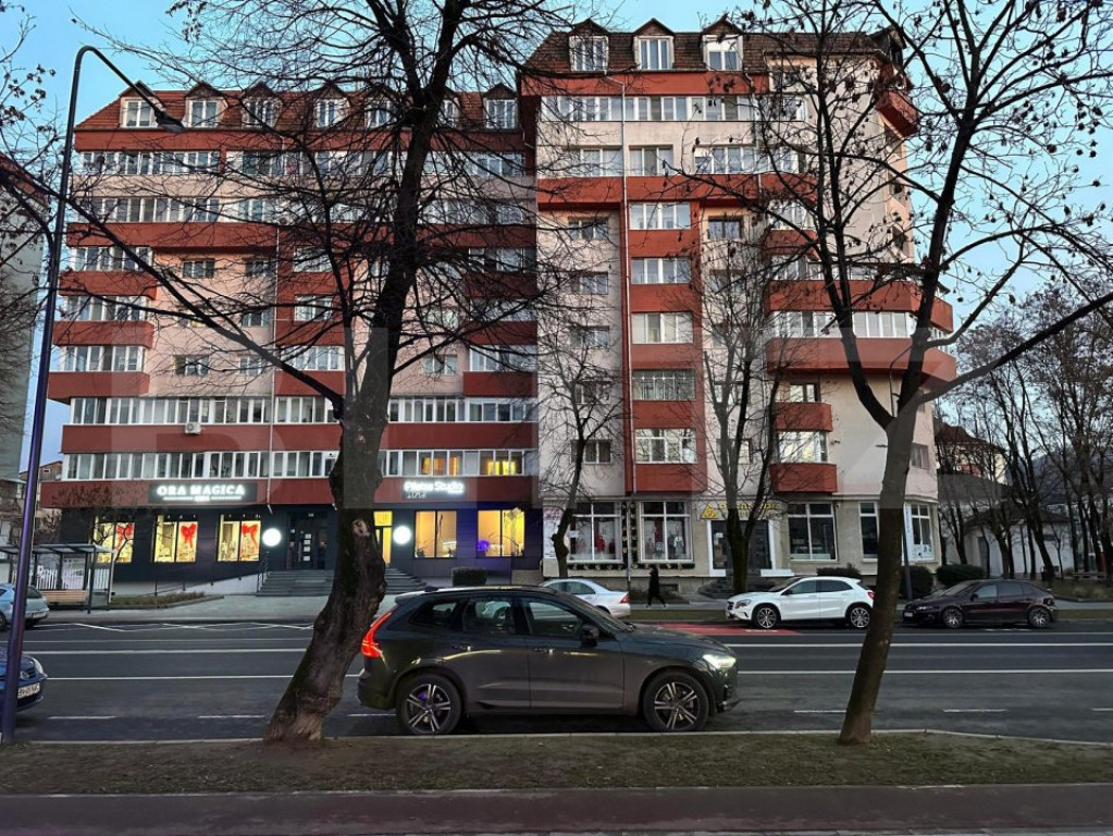 Apartament 3 camere, 67 mp, decomandat, Zona Han