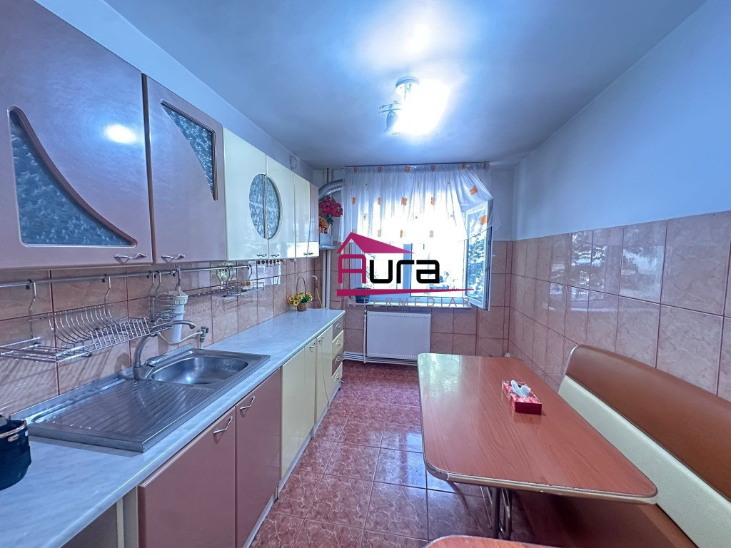 Apartament 3 camere zona Pacii