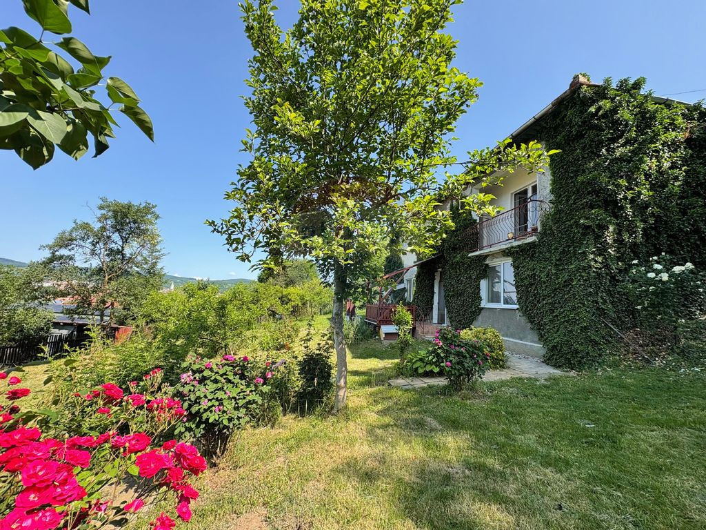 Casa intr-o locație cu panorama deosebita, in zona Mosnei