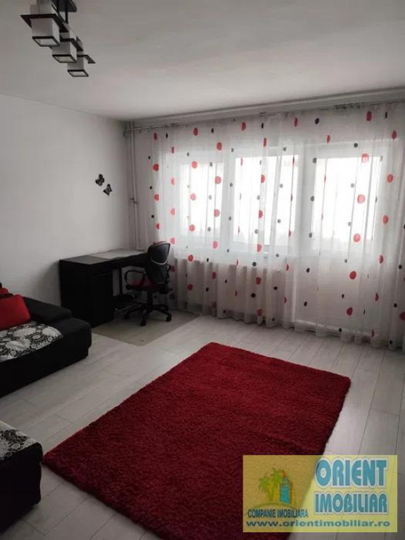 Cora, Bratianu, decomandat, 2 camere, etaj 2, gaze, mobilat