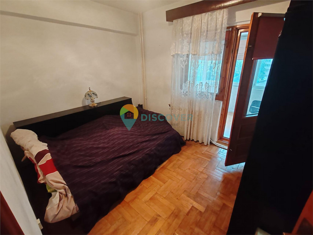 4 camere decomandate – Centru, Mihai Viteazu, etaj 1 ??...