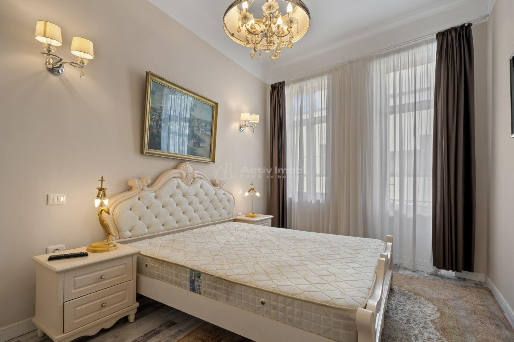 Apartament 2 camere- Pia#539;a Unirii-Centrul Vechi