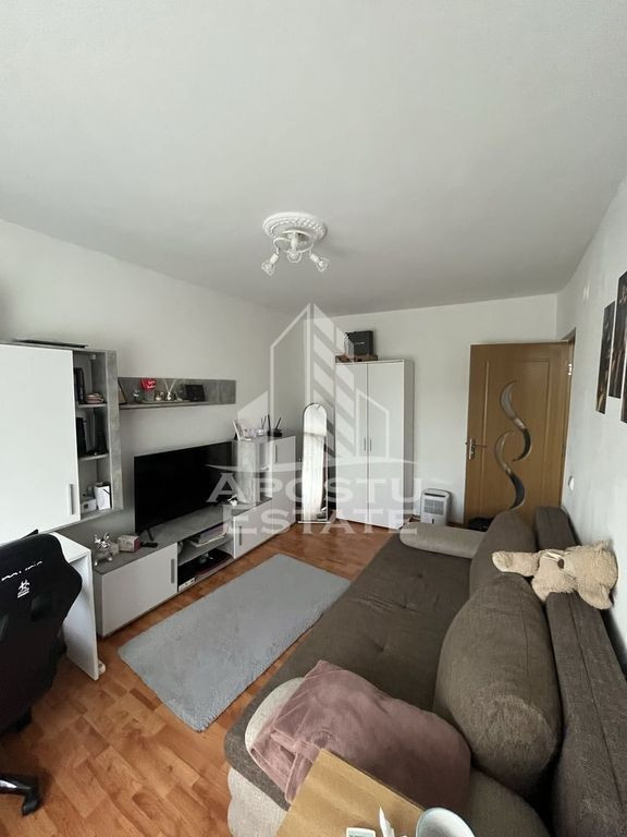 Apartament o camera,bucatarie separata,zona Telegrafului