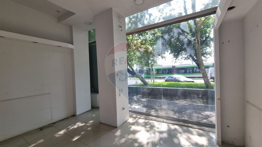 Spațiu comercial 100 mp – vad pietonal intens Sos Giur...