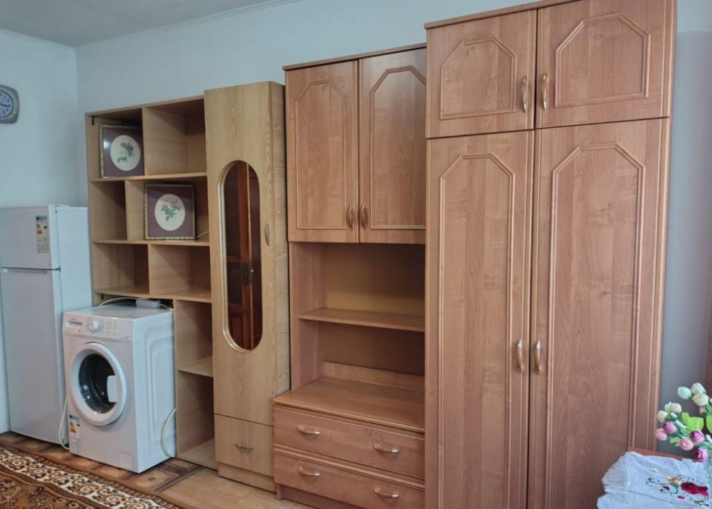 300Euro! Garsoniera in zona Piata Nicolina, et 2