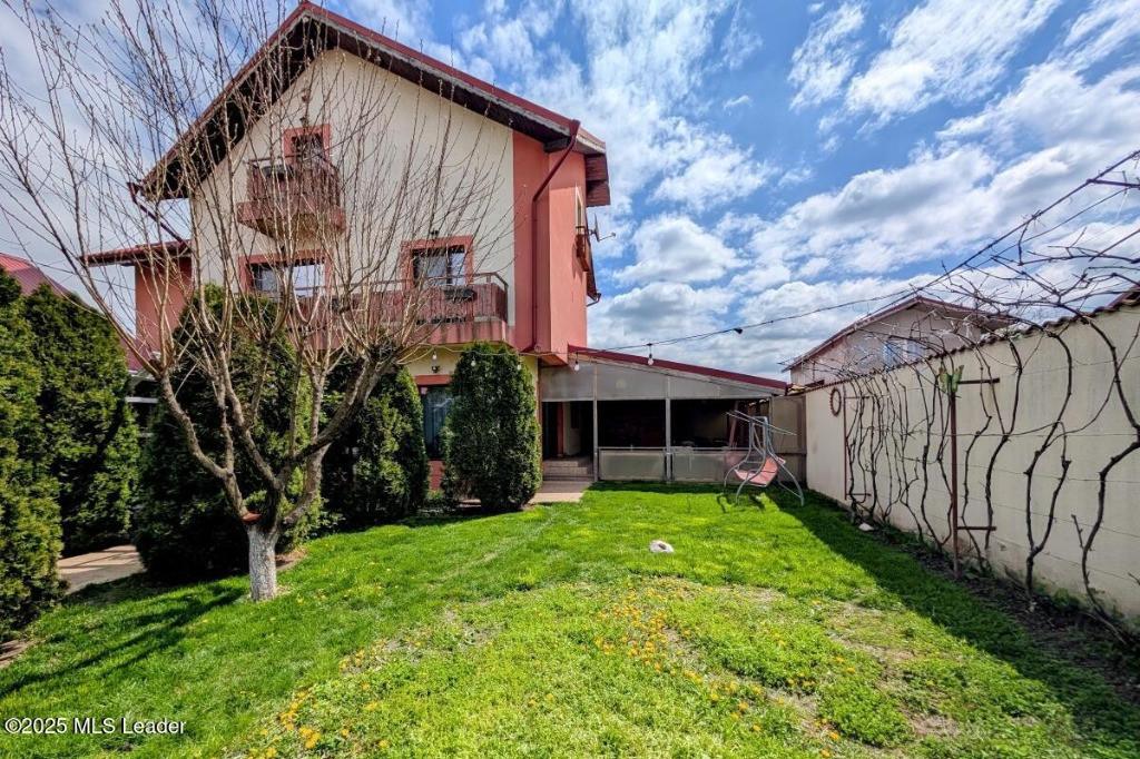 Branesti, Vila P+1+M, 4 dormitoare, 5 bai, 273 mp utili, 501 mp teren