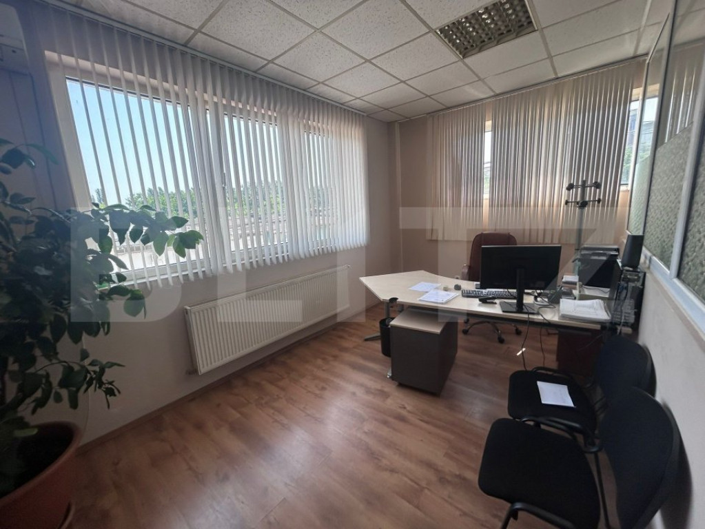 Spatiu de birouri modern, 480mp, 10 locuri de parcare, carti