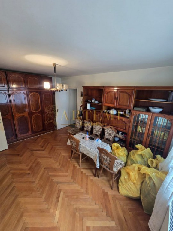 Apartament de 2 camere, decomandat, 43 mp., zona Gheorgheni