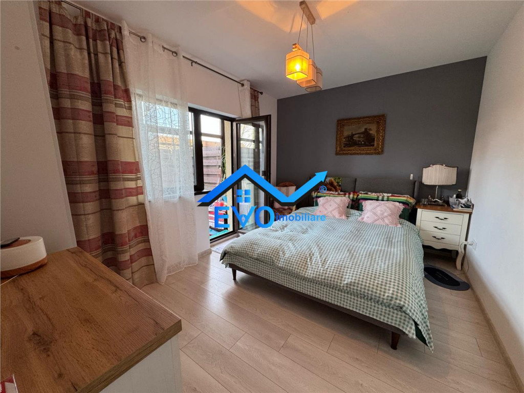 Apartament cu 3 camere , gradina proprie 49 mp , 2 locuri de