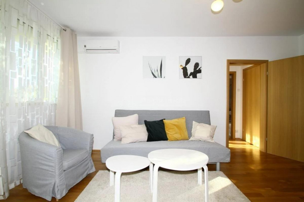 2 Camere, Domenii, 10 min Metrou