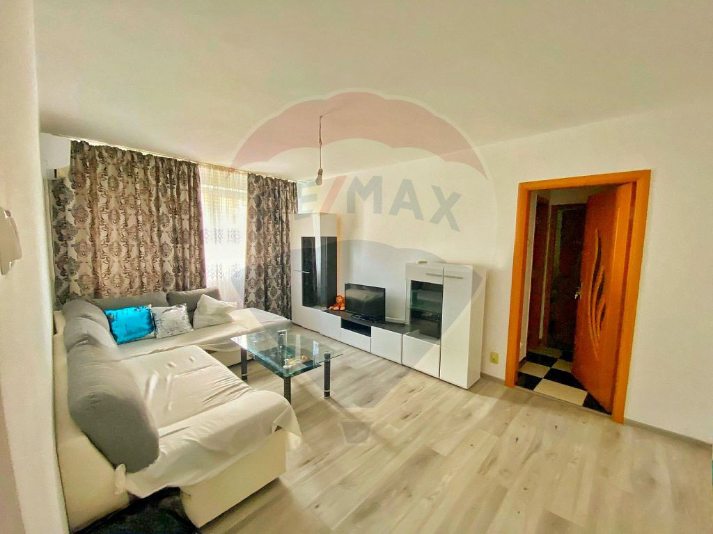 Apartament cu 3 camere de închiriat | Mobilat & utilat |...