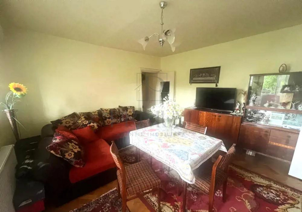 COMPLEXUL STUDENTESC - ETAJ 3 - BLOC IZOLAT - 3 cam - 2 bai