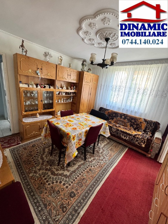 3 cam, str. Maratei, et.2, 270 Eur neg