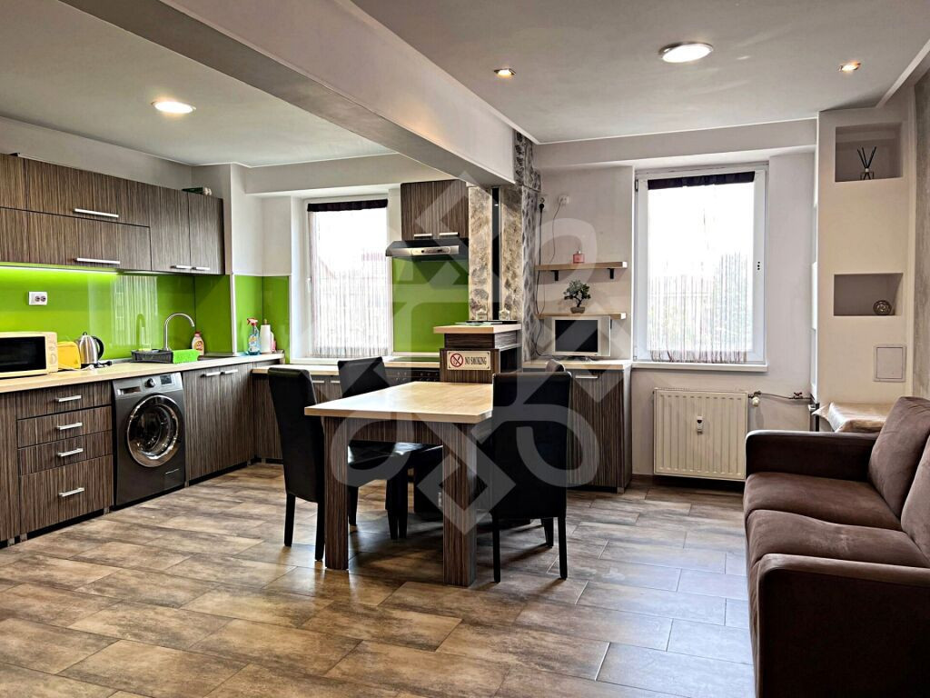 Apartament cu 3 camere de inchiriat pe Bld. Decebal