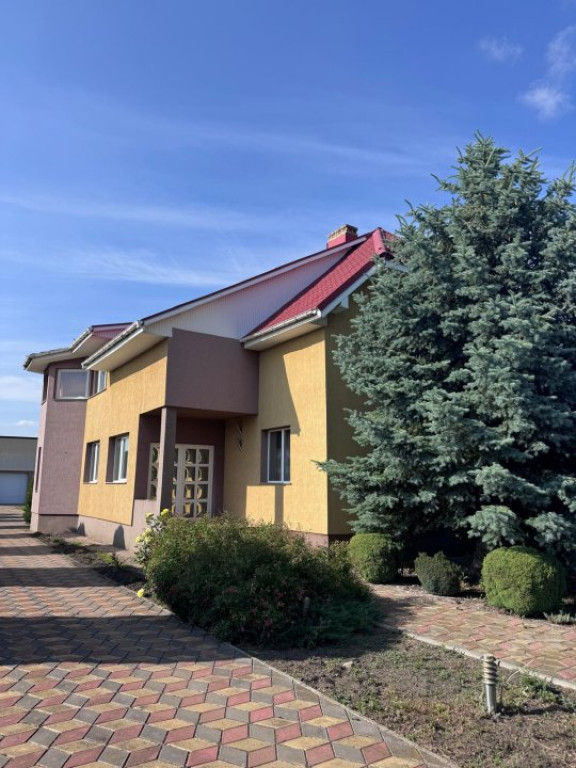 Casa individuala, teren 2500mp, Siret