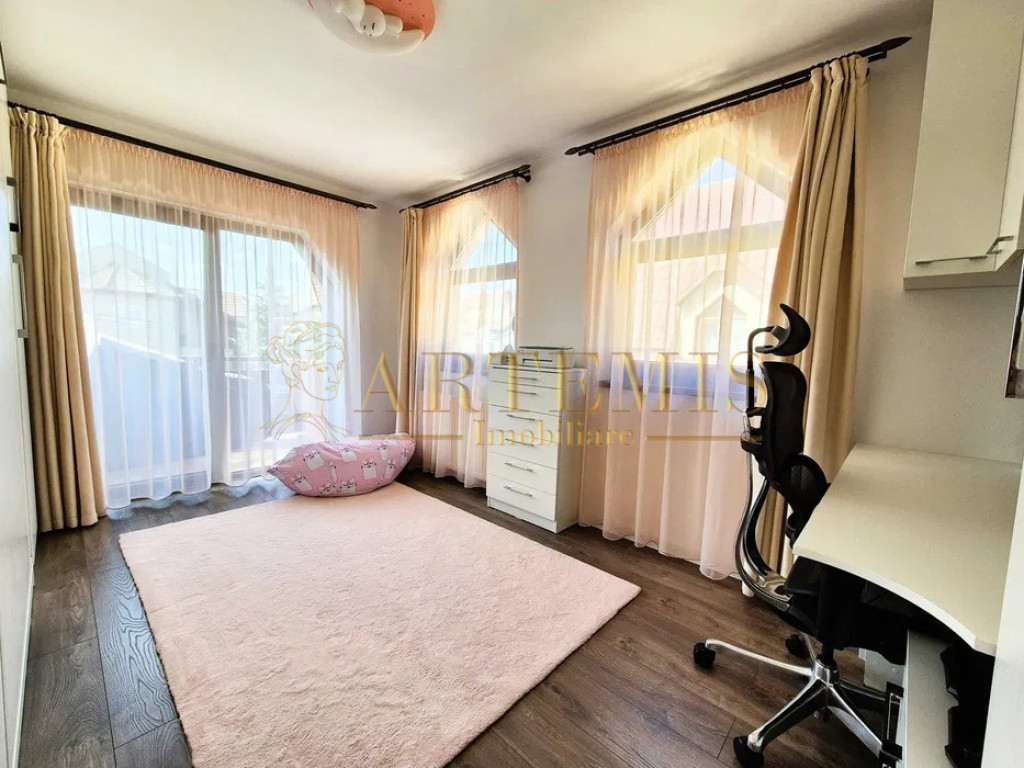 Apartament de 3 camere, 57 mp., zona Europa.