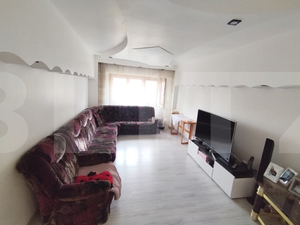 Apartament de 4 camere, 85mp +boxa+loc parcare, zona Stadion